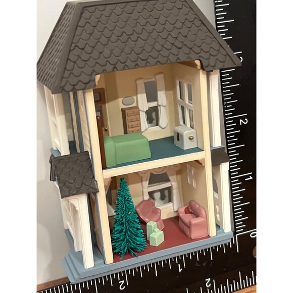 1993 HALLMARK KEEPSAKE ORNAMENT QX417-5 COZY HOME NOSTALGIC HOUSES AND SHOPS - Picture 8 of 8